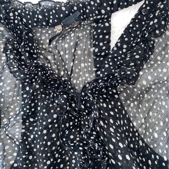 PASSPORT Polka Dot Ruffle Button Up Sleeveless Blouse - Picture 6 of 10